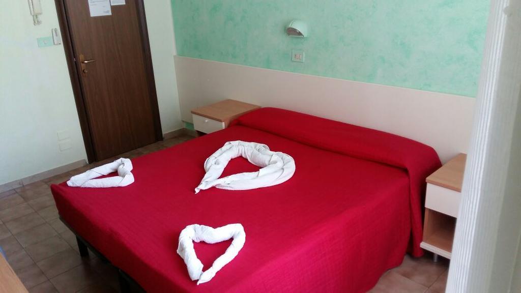 Hotel Majorca Римини Экстерьер фото