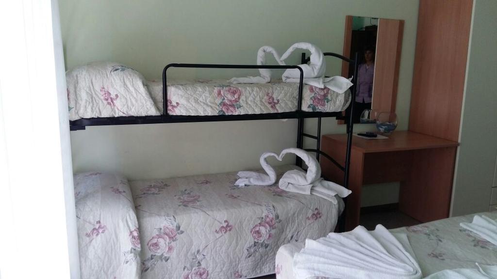 Hotel Majorca Римини Экстерьер фото